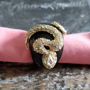 Costume Jewelry. Cute Snake Ring 💍 😍